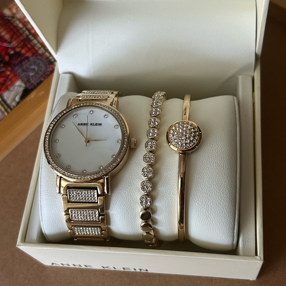 🆕 Anne Klein Watch and Bracelet Set - Picture 2 of 4
